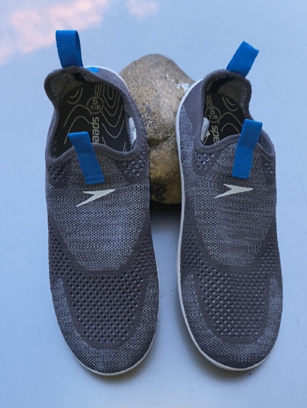 SPEEDO Gray Blue Slip On Water Socks Shoes Pool Deck Womens Size S (7-8)